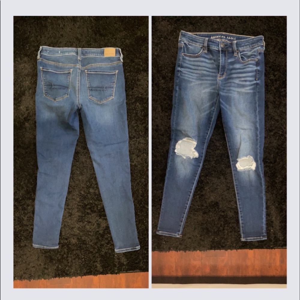 American Eagle Knee ripped dark wash jeans.